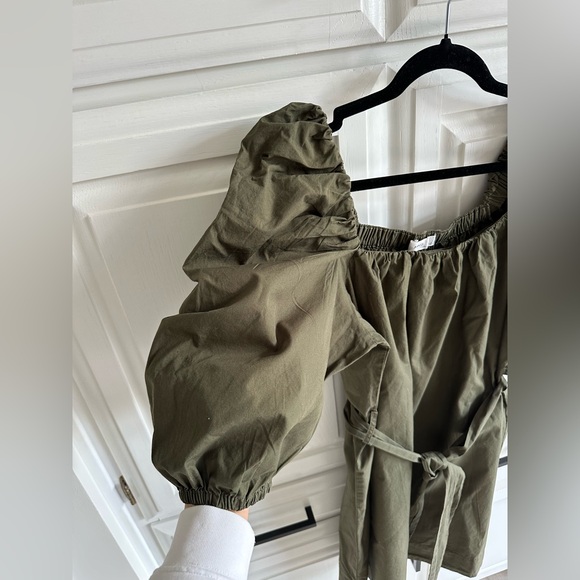 MANGO Khaki Cotton Poplin Off-Shoulder Dress with Puff Sleeves - Picture 7 of 11